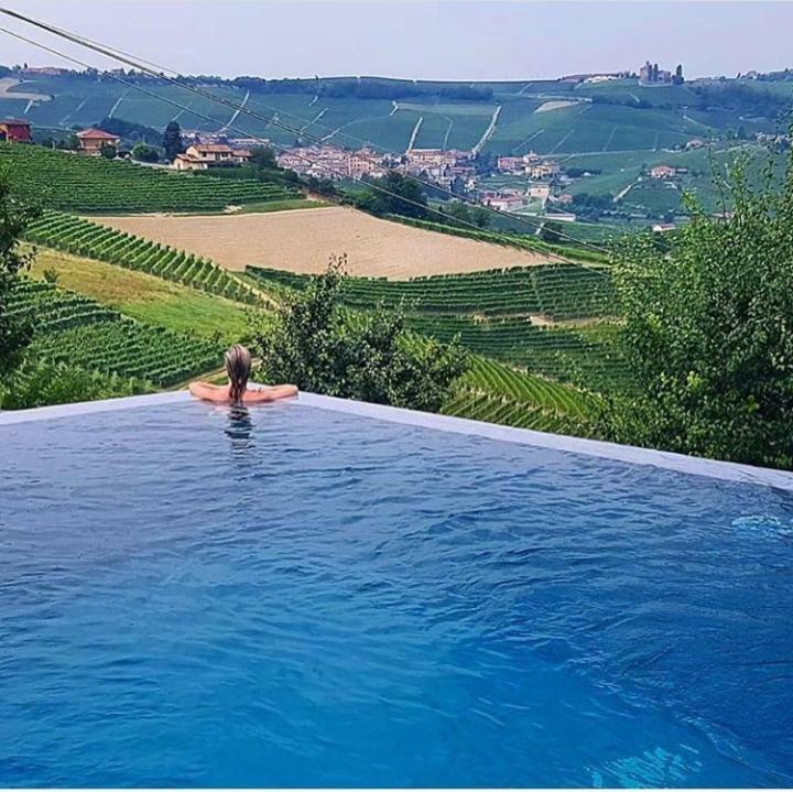 Cascina Roella Guest House Monforte dʼAlba Exterior foto