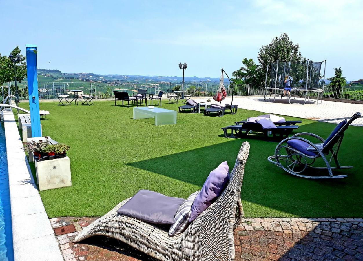 Cascina Roella Guest House Monforte dʼAlba Exterior foto